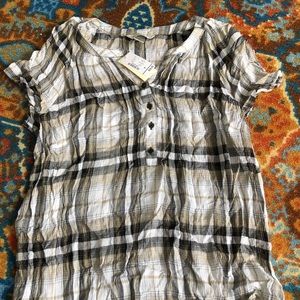 Short sleeve plaid shirt
